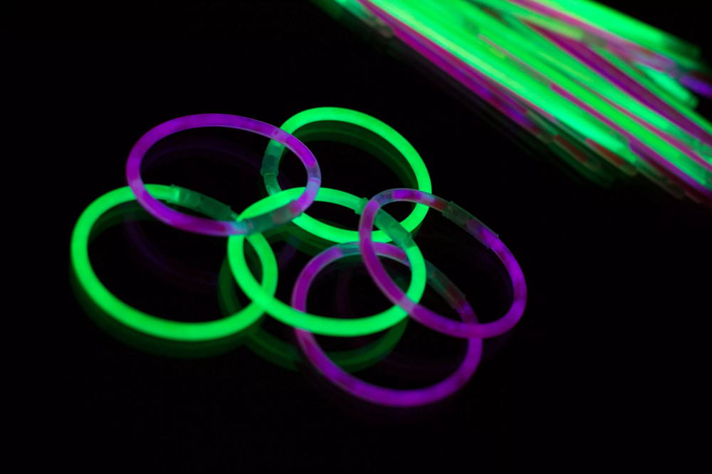 30PCS Party Optical Fiber Light Glow Sticks Bracelets Necklaces Neon For  Wedding Party Glow Sticks Bright Colorful Glow Stick - AliExpress
